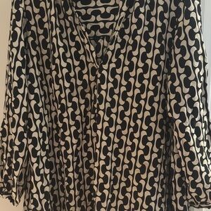 Zara Black and White Graphic 3/4 Sleeve Blouse